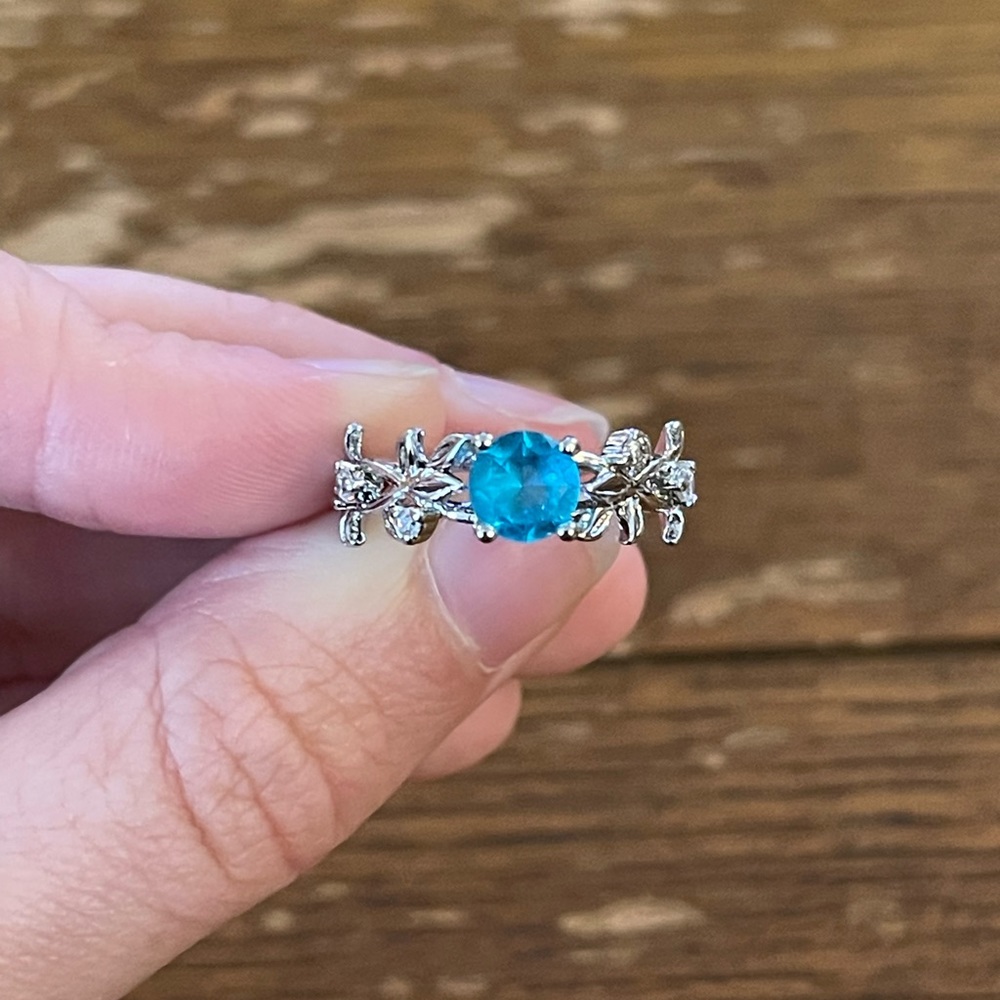 Ring - Size 5 - Picture 5 of 6